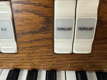Content D 2100, Gebruikt, 1 klavier, Orgel