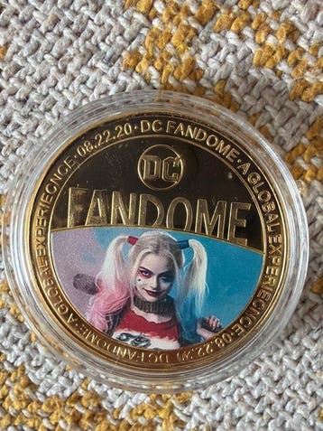 wereld. Harley Quinn 12g (Zonder minimumprijs)