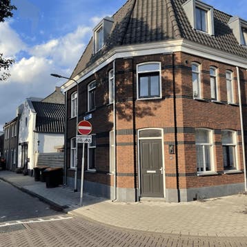 Huis in Tilburg gevonden voor €1850,- pm, Huizen en Kamers
