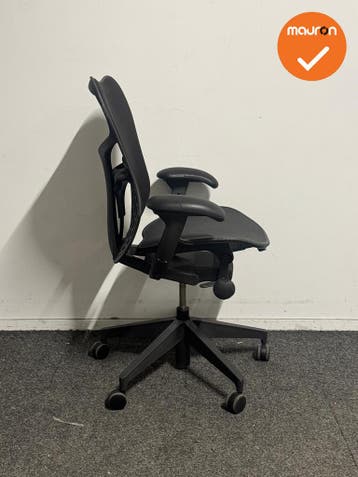 Herman Miller Mirra 2 Bureaustoel – Zwart – Full Option, Werkplek, Ophalen of Verzenden, Gebruikt, Stoel