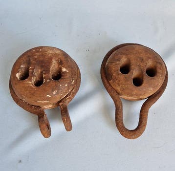 Ship’s pulley, Jufferblokken (2) - Hout, IJzer