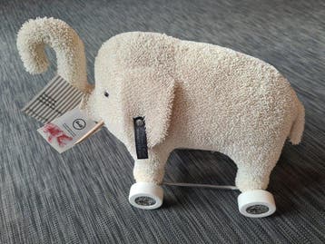 Steiff - Pluche speelgoed éléphant sur roues Margarete
