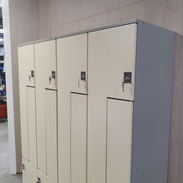 8-deurs Oostwoud ruimte besparende Z-lockerkast - 195x160x50, Ophalen of Verzenden, Nieuw