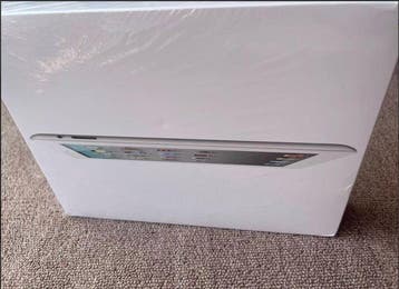 Apple iPad 2 32GB Wifi - New, Never Activated - Computer -, Nieuw