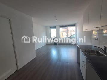 Leiden: Flat, 26 m², 1 kamer, €481 huur