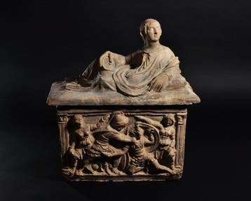 Etruscan Terracotta Crematieurn met TL-test. Ex-Galerie