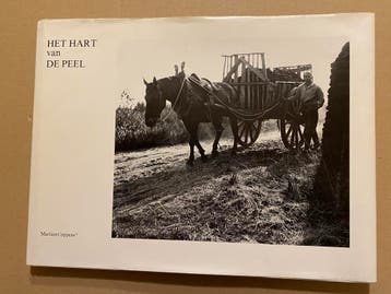 Martien Coppens - Fotoboek over het leven in de Peel, Boeken, Ophalen of Verzenden, Gelezen
