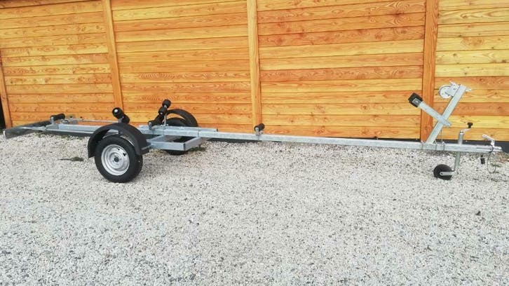 Nieuwe 750 kg trailers tot 6 meter nergens goedkoper, Watersport en Boten, Boottrailers, Minder dan 1500 kg, Minder dan 6 meter