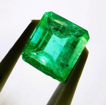 1 pcs Groen Smaragd - 3.74 ct - Instituto Gemólogico Español, Nieuw