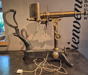 Medisch optisch instrument - Brass Ophthalmometer