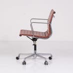 ICF - Charles & Ray Eames - Stoel - EA117 - Aluminium, Leder, Antiek en Kunst, Antiek | Meubels | Stoelen en Banken