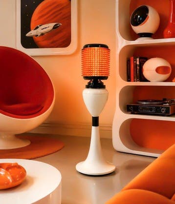 Lamp - Plastic - Upcycled lamp gemaakt van onderdelen,