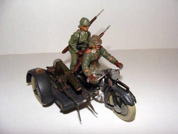 1:32 - Modelauto - Militär-Motorrad mit Beiwagen Elastolin, Nieuw