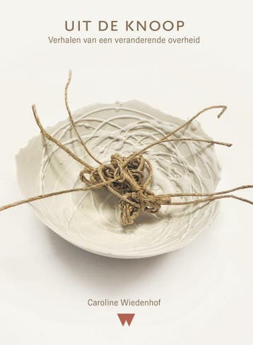 Uit de knoop - Caroline Wiedenhof 9789083611082, Verzenden, Zo goed als nieuw, Caroline Wiedenhof