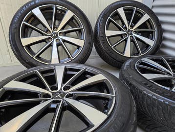 Polestar 19 inch sport velgen 5x108 winterbanden Volvo Lynk, Auto-onderdelen, Banden en Velgen, 19 inch, 245 mm, Banden en Velgen