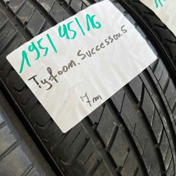 2 x Tyfoon Successor 195-45-16 Zomerbanden 7mm, Gebruikt, 16 inch, Ophalen of Verzenden, Band(en)