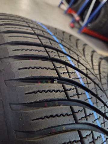 245/40/19 98Y GOODYEAR 4SEIZOENSBANDEN 6,9MM PROFIEL 2X, All Season, Band(en), Personenwagen, Ophalen