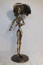 Yves Lohe (1947) - Vrouw met parasol.