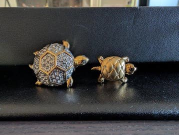Beeld, Swarovski broches - 1.2 cm - Metaal, Gold plated -, Antiek en Kunst