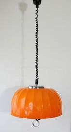 Lamp - Plastic, en chroomgeplateerd metaal - In de stijl van