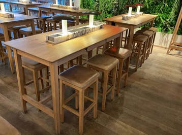 Hutten - Bartafel met krukken, Ophalen of Verzenden, Gebruikt, Meubilair