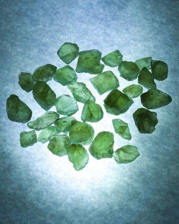 Noorse peridoot ruwe diamant snijden, 103 ct - Hoogte: 1 cm