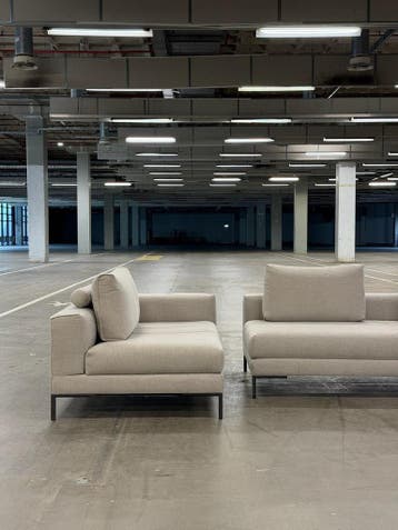 Design on Stock Aikon Lounge Bank | NIEUWSTAAT + Garantie, Huis en Inrichting, 300 cm of meer, Ophalen of Verzenden, Zo goed als nieuw