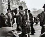 Robert Doisneau (1912–1994) - Le baiser de lHôtel de Ville., Antiek en Kunst