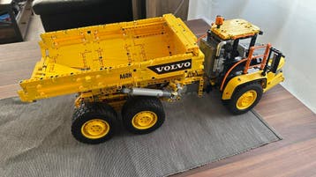 LEGO Technic Volvo 6x6 Truck met Kieptrailer 42114, Verzenden, Lego, Zo goed als nieuw, Technic