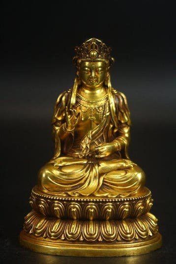 This is a gilt bronze Amitayus Buddha statue - Brons - China, Antiek en Kunst