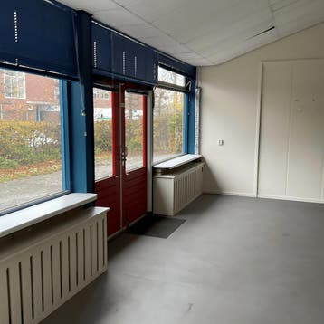 Anti-kraak in Uithuizen gevonden voor €300,- pm, Huizen en Kamers, Uithuizen