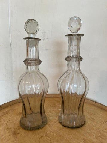 Karaf (2) - Glas, Antiek en Kunst