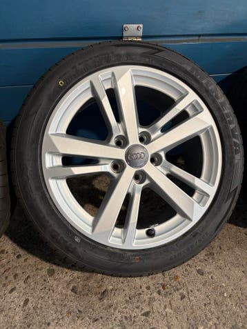 Originele Audi A3 - 17 inch zomerset met nieuwe banden, Auto-onderdelen, Banden en Velgen, Ophalen, Banden en Velgen, Nieuw, 17 inch
