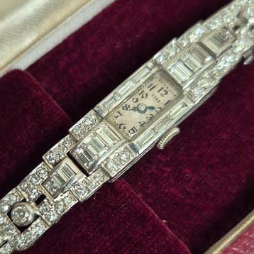 Montre bracelet Art Déco STAR en platine - Diamants 2,16 cts