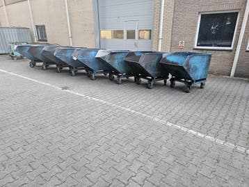 Kiepbak kantelbak spanenbak heftruck 600 liter, Zakelijke goederen, Machines en Bouw | Heftrucks en Intern transport, Voorzetapparatuur