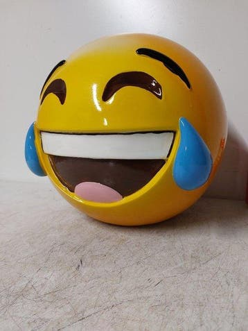 Beeld, Emoji traan van blijdschap - 26 cm - polyresin