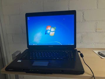 Toshiba Satellite L300-26L met Intel Dual t3400 2.16ghz,4gb, Nieuw