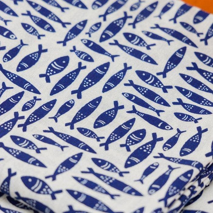 BA189 - Stof Sardine del Mediterraneo – Zeemotief op witte, Antiek en Kunst, Antiek | Kleden en Textiel