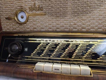 Designed by Charlie - Cassa Bluetooth con radio FM Radio, Nieuw