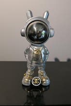 RichART - Astronaute Chanel en version cool avec son sac