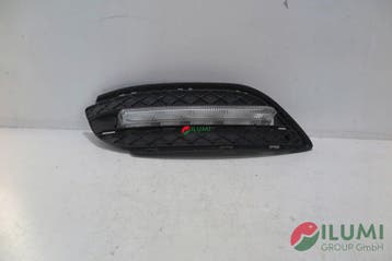Linker voorhalogeen LED DRL rooster Mercedes Benz W246 A2049, Auto-onderdelen, Verzenden, Gebruikt, Mercedes-Benz
