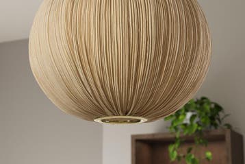 Hanglamp ORGANIC 35 cm natuurlijke stoffen kap goudkleurig, Ophalen of Verzenden, Nieuw