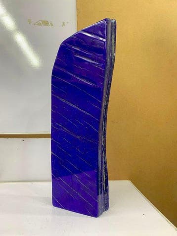 Lapis Lazuli van hoge kwaliteit Vrije vorm - Hoogte: 42.5 cm, Verzamelen