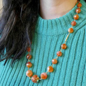 Carneool kralen ketting op goud geregen, Sieraden, Tassen en Uiterlijk, Kettingen, Gebruikt, Ophalen of Verzenden, Met edelsteen