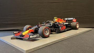 Spark 1:18 - Model raceauto - Red Bull Racing Honda RB16B -, Nieuw