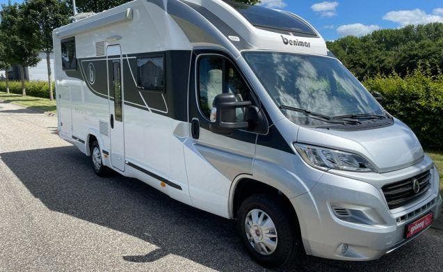 5 pers. Benimar camper huren in Uithoorn? Vanaf € 210 p.d. -, Caravans en Kamperen, Verhuur
