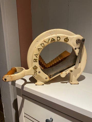 Raadvad - Ove Larsen - Broodsnijmachine - 294 - Gietijzer