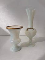Vaas (2) - Opaline glas