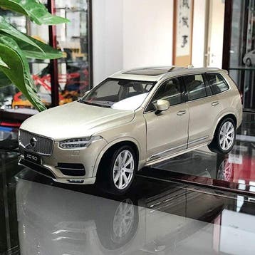 Paudi Model 1:18 - Modelauto - Volvo XC90 (2016), Nieuw