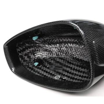 Dit betreft een Ferrari 458 488 volledige carbon, Verzenden